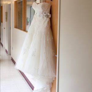 Enzoani Wedding Dress, Ivory, Size 18